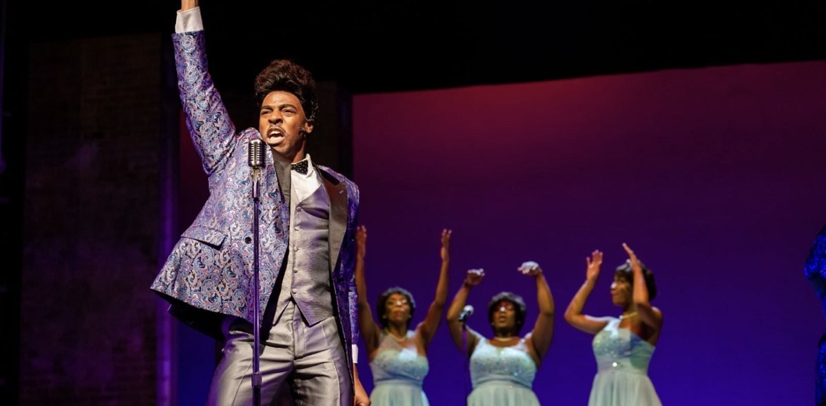 Jimmy Early and the Dreams in Dreamgirls at The Phoenix Theatre Company
